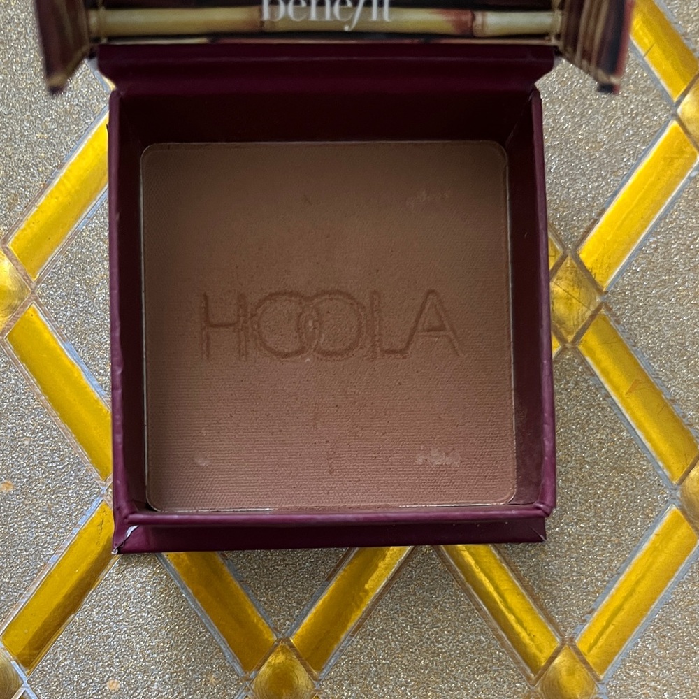 Benefit Hoola Soft Brown Bronzer